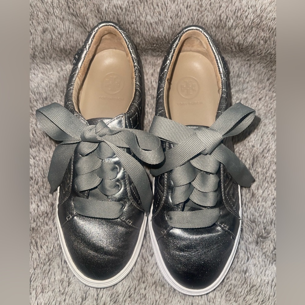 Tory Burch Metallic Grey Marion Quilted Leather Low Top Sneakers Size 6.5